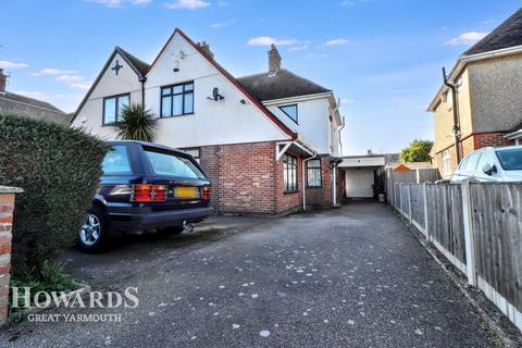 Collingwood Road, Great Yarmouth 3 bed semi