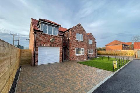 Riverside, Driffield YO25 4 bed detached house for sale