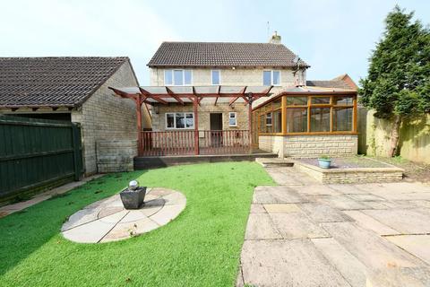 4 bedroom link detached house for sale