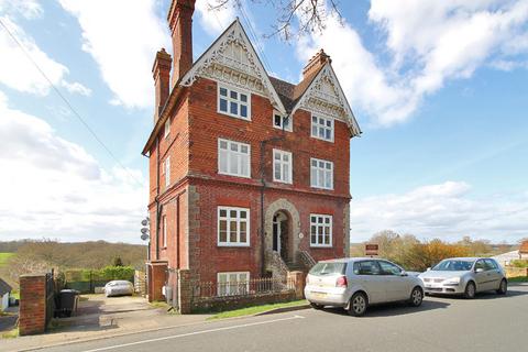 High Street, Hartfield TN7 2 bed ground floor flat for sale