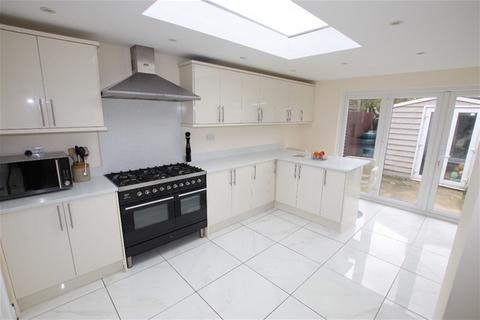 Canterbury Road, Holland on Sea 4 bed detached house for sale