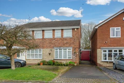 Redruth Close, Kingswinford DY6 3 bed semi