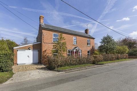 Main Street, Grendon Underwood, HP18 4 bed detached house for sale