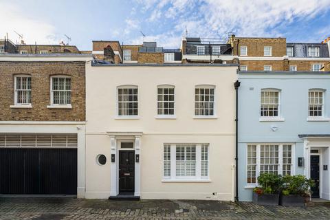 3 bedroom mews property for sale