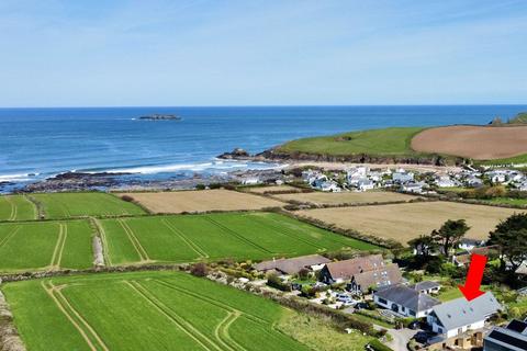 Trevone, PL28 4 bed detached house for sale
