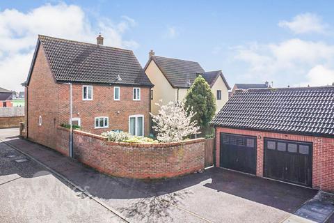 Honeysuckle Drive, Dereham 4 bed detached house for sale