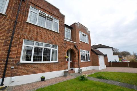 5 bedroom semi-detached house for sale