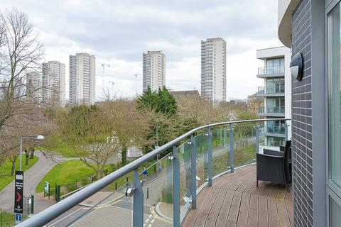 Great West Quarter, Brentford, TW8 2 bed flat for sale