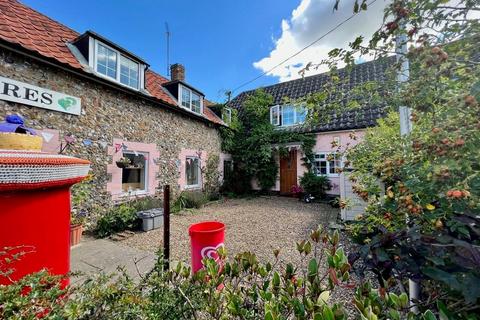 The Street, Bury St. Edmunds IP31 3 bed terraced house for sale