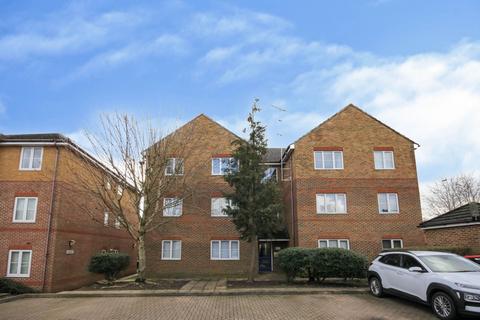 Anders Corner, Bracknell RG42 2 bed apartment for sale