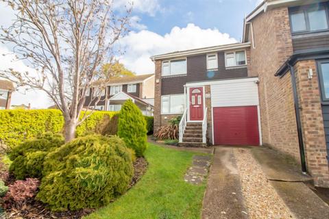 Roselands, Lovedean, PO8 9QZ 3 bed semi
