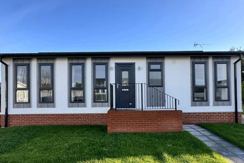 Birchington, Kent, CT7 2 bed park home for sale