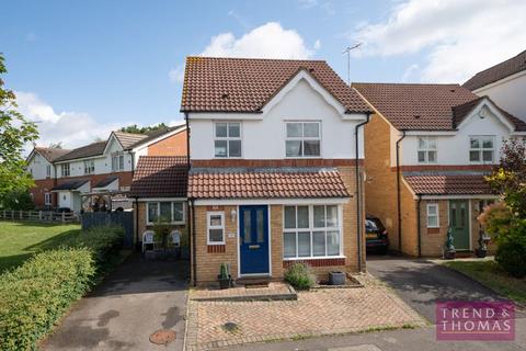 Byewaters, Watford WD18 3 bed detached house for sale