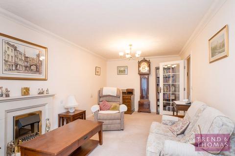 High Street, Rickmansworth WD3 2 bed retirement property for sale