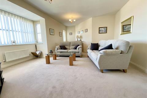 Fenby Gardens, Scarborough 2 bed flat for sale