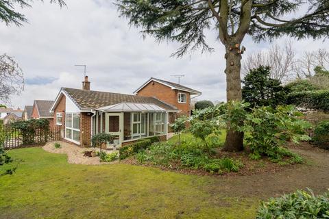 4 bedroom detached bungalow for sale