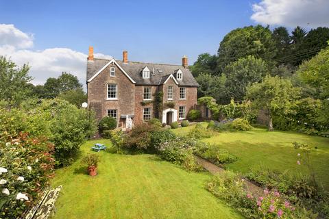 8 bedroom detached house for sale