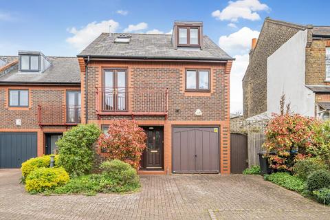 Arnulls Road, Streatham, London, SW16 3 bed link detached house for sale