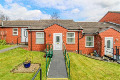 Holly Court, Wakefield WF1 2 bed terraced bungalow for sale