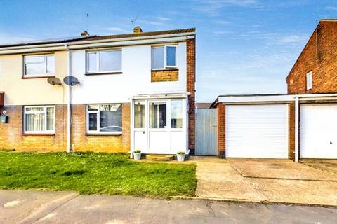 Teanby Drive, Winterton, Scunthorpe... 3 bed semi