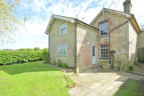 CHAIN FREE * WHITELEY BANK 3 bed semi