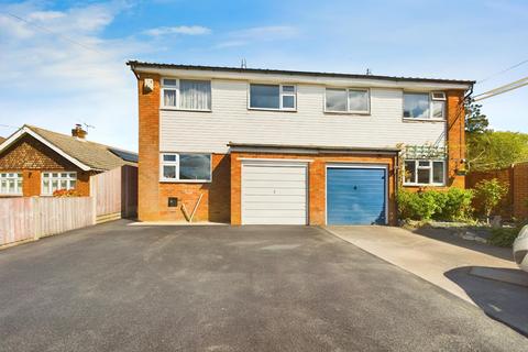 Pound Road, Southampton SO31 3 bed semi