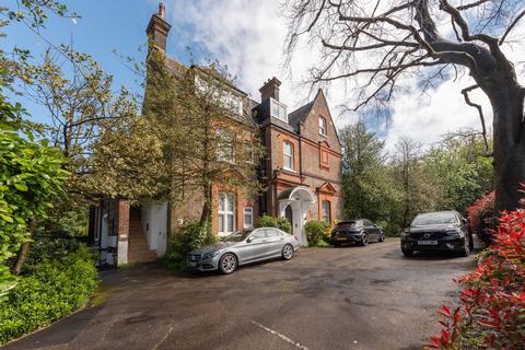 West Heath Road, London, NW3 3 bed apartment for sale