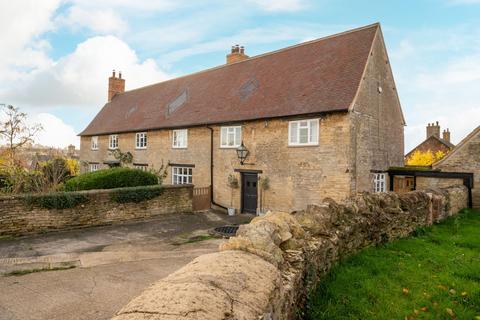 6 bedroom farm house for sale