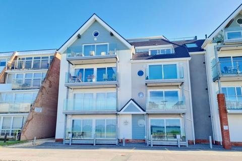 2 bedroom ground floor flat for sale