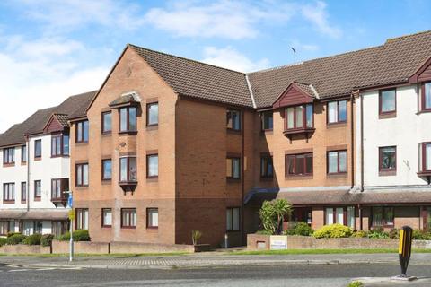 Midland Way, Thornbury BS35 2 bed flat for sale