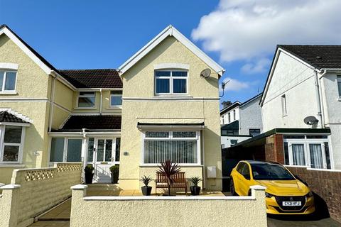 Queen Marys Walk, Llanelli 3 bed semi