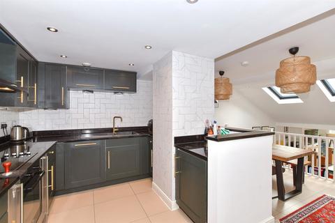 3 bedroom ground floor flat for sale