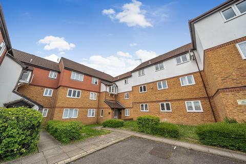 Oban Court, Pentand Avenue, Edgware... 2 bed flat for sale