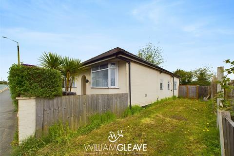 Mold Road, Deeside CH5 3 bed detached bungalow for sale