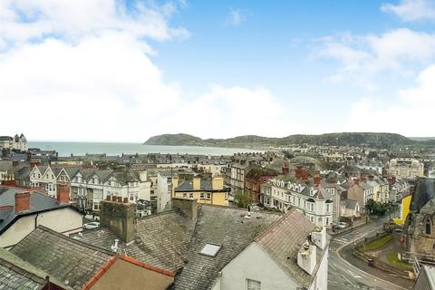 Abbey Road, Llandudno LL30 2 bed apartment for sale