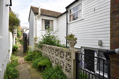 Croft Road, Hastings TN34 2 bed terraced house for sale