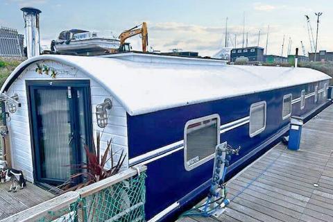 2 bedroom houseboat for sale