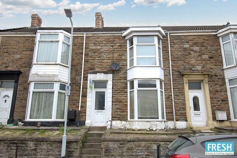 5 bedroom terraced house for sale