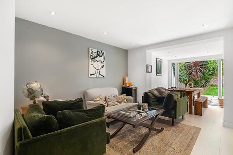 St. Lukes Road, Notting Hill, London 2 bed flat for sale