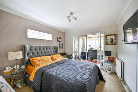 Huntercombe Lane North, Taplow... 2 bed bungalow for sale