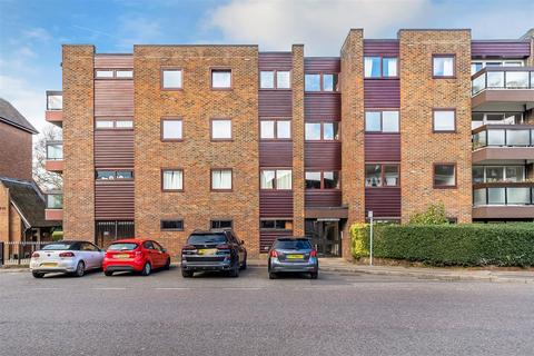 Station Road West, Oxted 2 bed apartment for sale