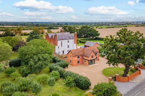 8 bedroom detached house for sale