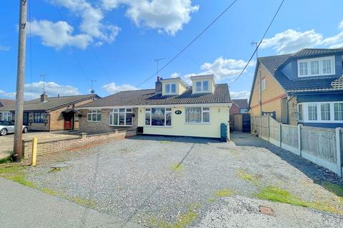 Princes Avenue, Mayland, Chelmsford, CM3 4 bed semi