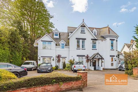 Cavendish Road, Bournemouth 2 bed ground floor flat for sale