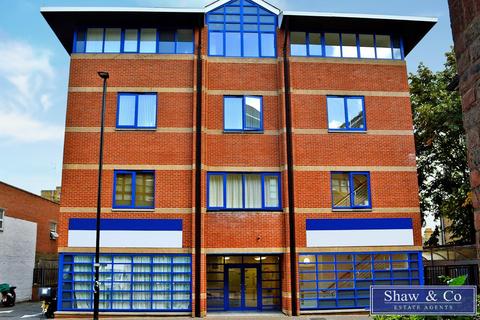 Douglas Road, Hounslow TW3 Studio for sale