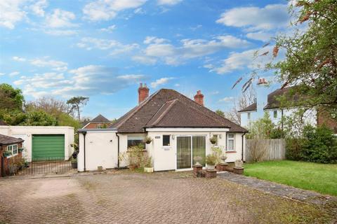 ERMYN WAY, ASHTEAD/LEATHERHEAD, KT22 3 bed detached bungalow for sale