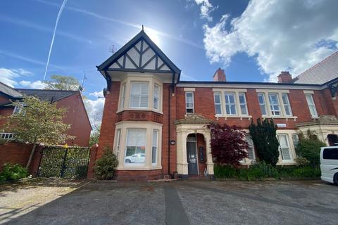 Belmont Road, Wrexham, LL13 2 bed flat for sale