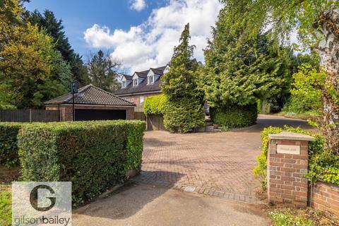 6 bedroom detached house for sale