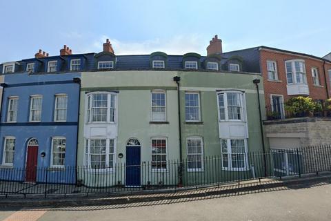 North Quay, Weymouth 2 bed ground floor flat for sale