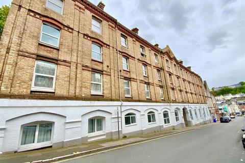 Market Street, Torquay, TQ1 3AH 2 bed flat for sale